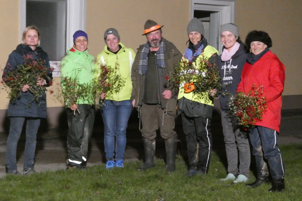 Sechs Damen auf der&nbsp;Treibjagd